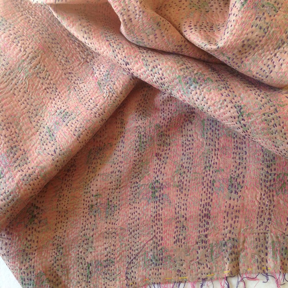 Foulards et écharpes - THE EVERLASTING - LOVE LIVES HERE OX.