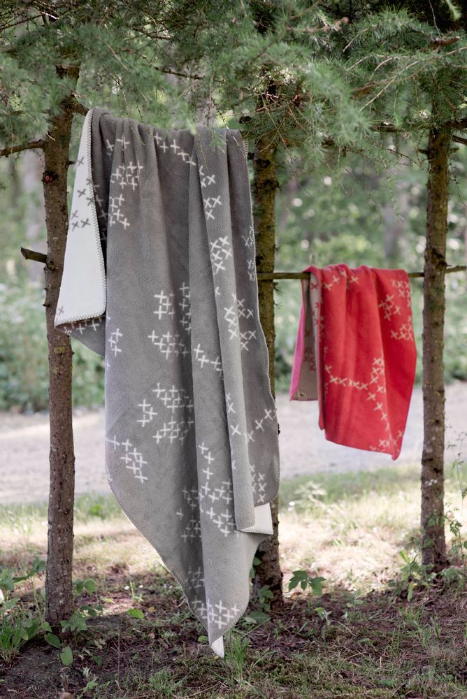 Throw blankets - Designer throw blankets and plaids - FABGOOSE