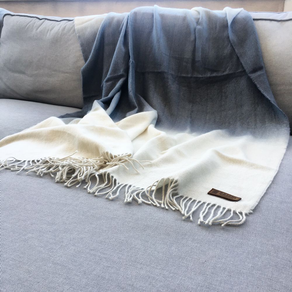 Decorative objects - Essential a Mano degraded throw - 100% Baby Alpaca. - INATA