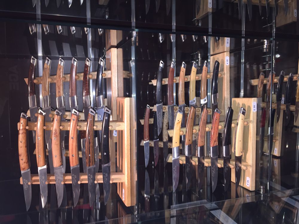 Barbecues - Couteaux de poche regionaux : LE THIERS, LAGUIOLE, PRADEL, ALPIN, LONDON, ... - COUTELLERIE LOCAU