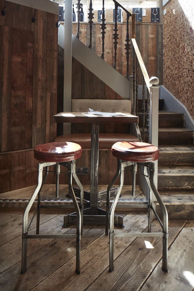 Tabourets - Turner Leather & Metal Adjustable Bar Stool - 35 Inch - INDUSTVILLE