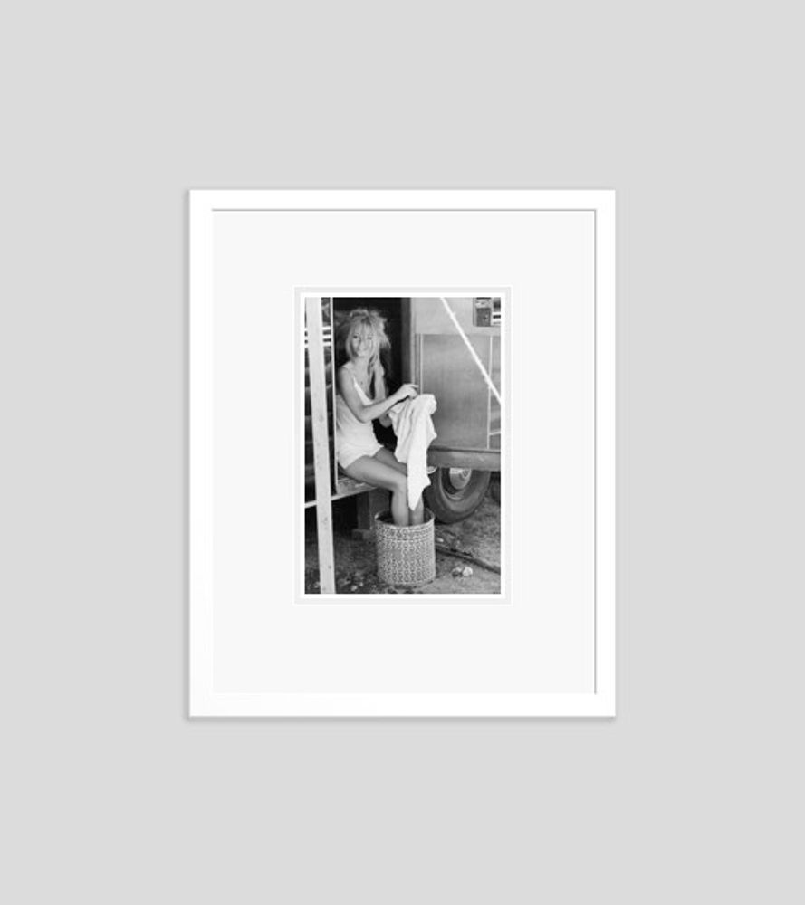 Art photos - Bardot Cleans Up - GALERIE PRINTS