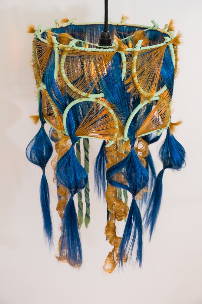 Objets design - Suspension VIDEO GREEN - MICKI CHOMICKI HAIR BRUT