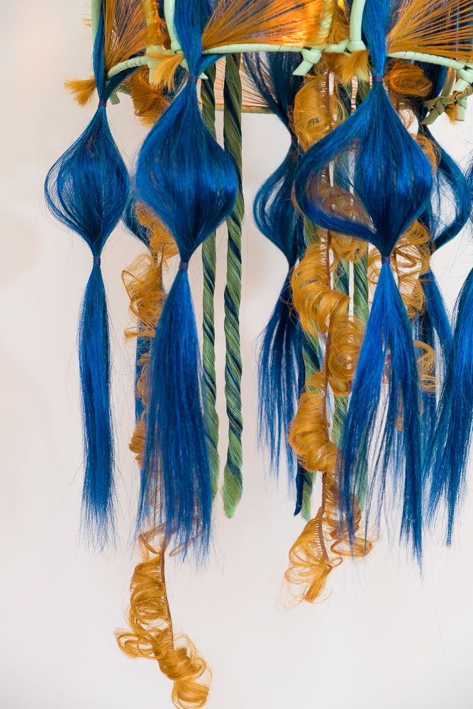 Objets design - Suspension VIDEO GREEN - MICKI CHOMICKI HAIR BRUT