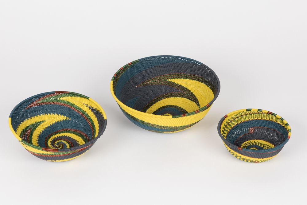 Objets de décoration - VANNERIE EN FIL DE TELEPHONE - MAHATSARA