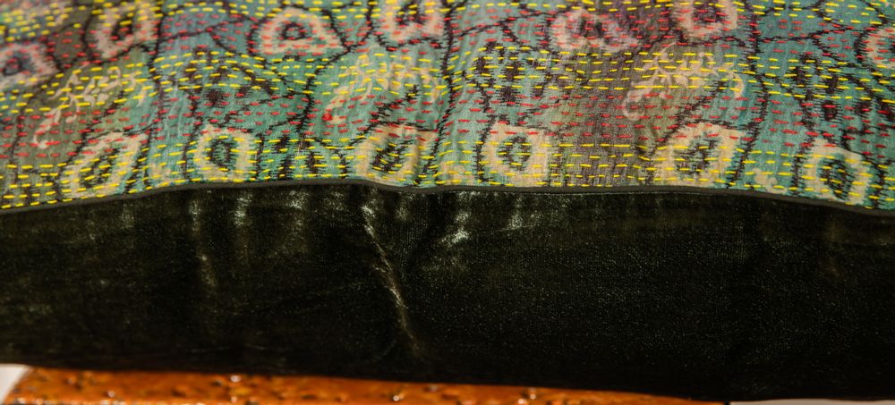 Decorative objects - Cushion cover bi-material velvet and printed silk - LA CABANE DE STELLA