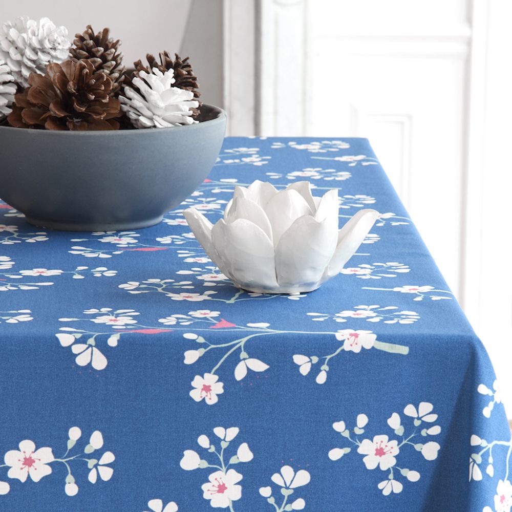 Linge de table textile - nappe enduite collection Cerisier Pétrole - FLEUR DE SOLEIL