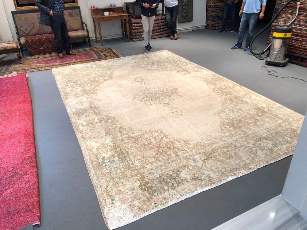 Unique pieces - BİG SİZE CARPETS/TAPİS - ASLAN HALI LTD STİ