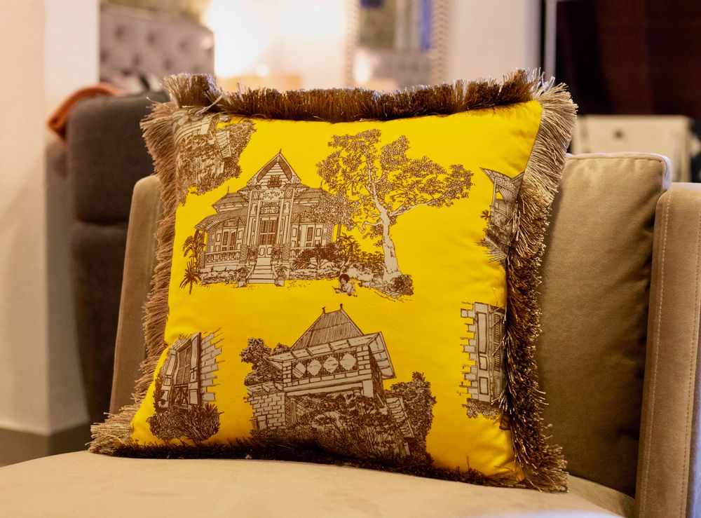 Cushions - UPHOLSTERY FABRICS - CUSHIONS - WALLPAPER - YAËL & VALÉRIE