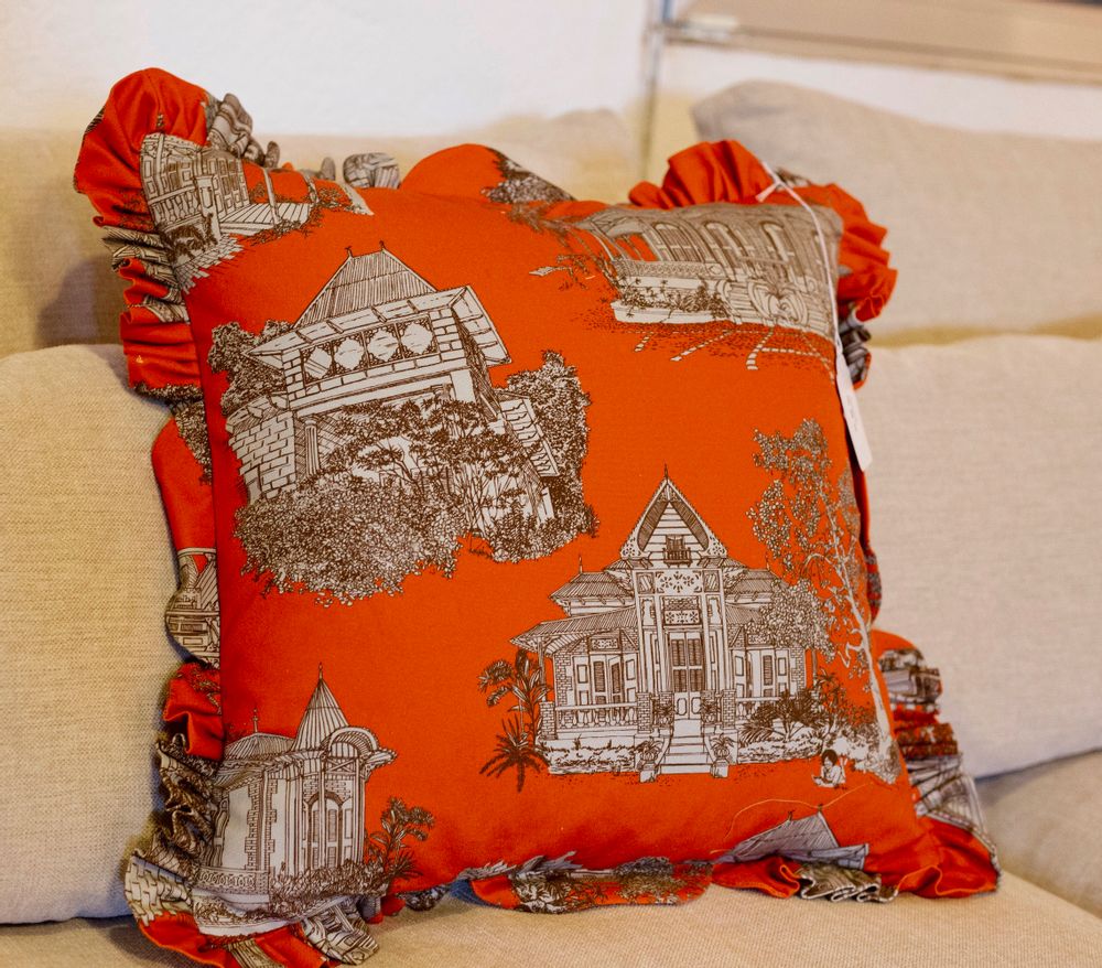 Cushions - UPHOLSTERY FABRICS - CUSHIONS - WALLPAPER - YAËL & VALÉRIE