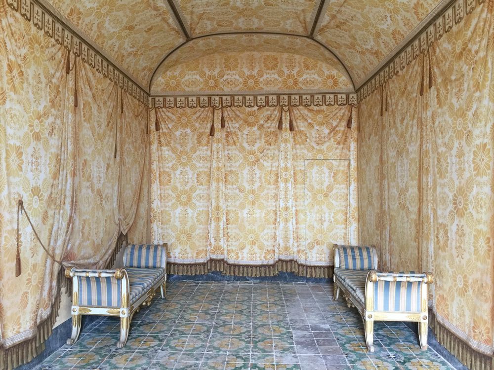Autres décorations murales - Création de panneaux d'ornement, imitations ou trompe-l'œil, restitution de décors anciens - DELPHINE NENY