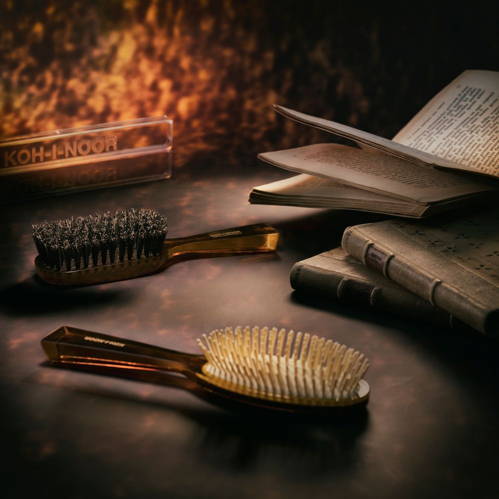 Beauty products - Timeless icon “JASPE” hairbrush - KOH-I-NOOR ITALY BEAUTY