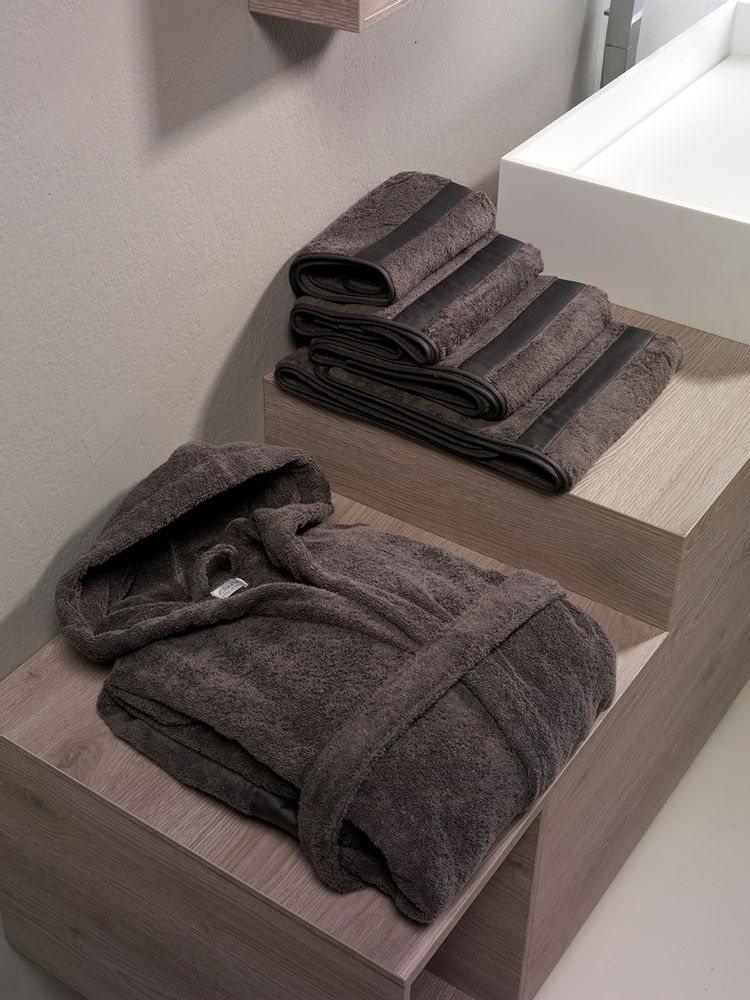 Other bath linens - Towel 570 gr - L.A.R.A DI GUIDO BELLI