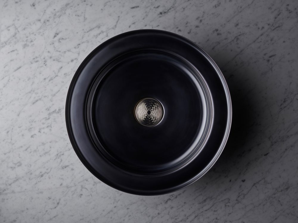 Spas - Vasque NARCIS rond noir brillant, clapet inox guilloché - BASSINES