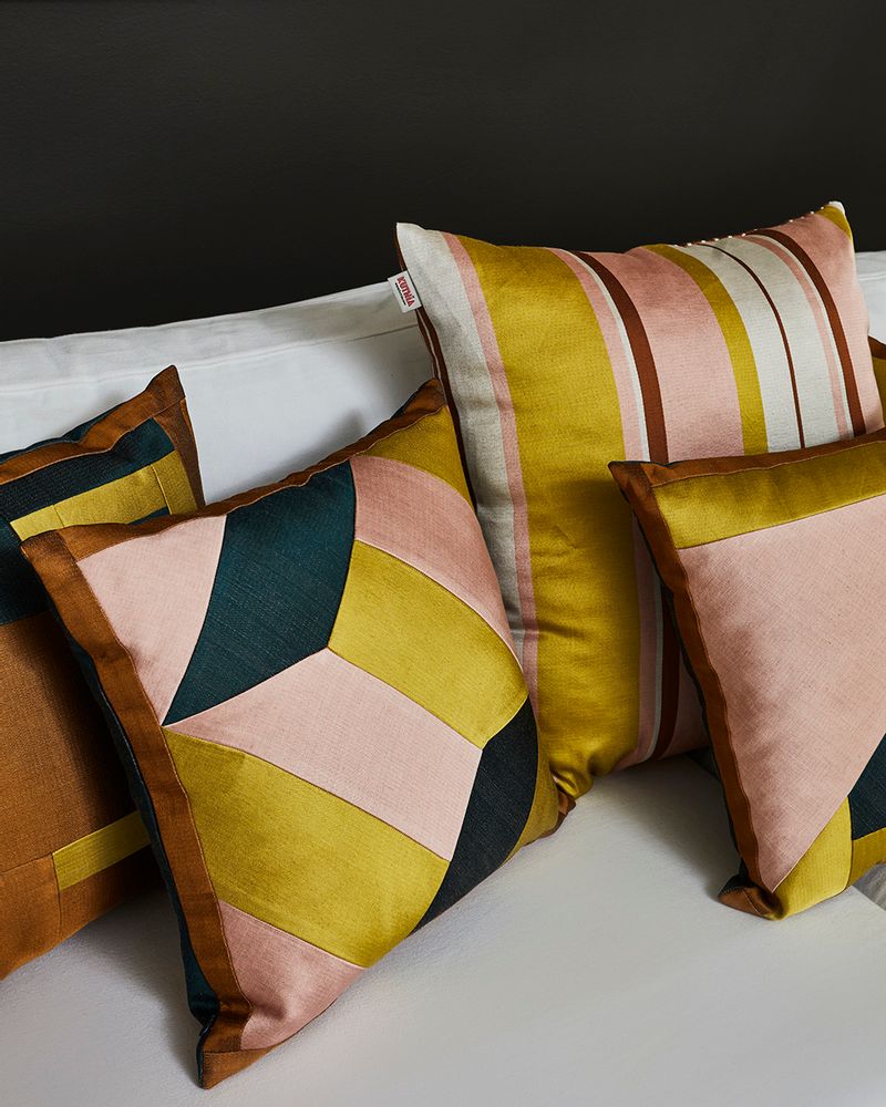 Fabric cushions - Silky Welcoming - Cushions & More - KUTNİA
