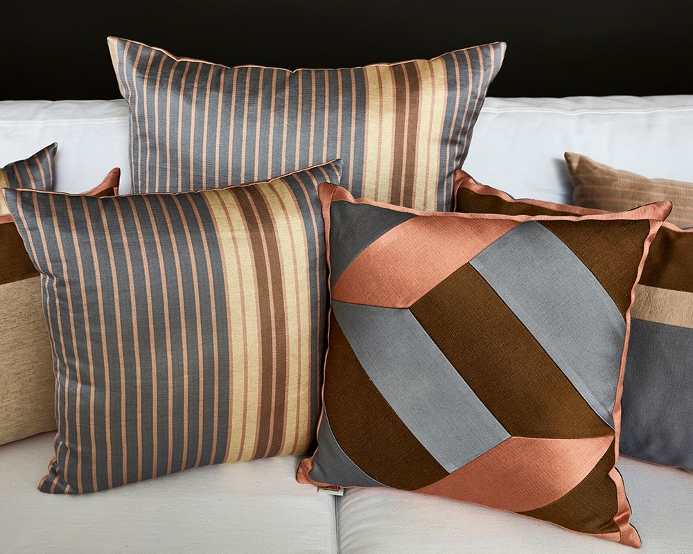 Fabric cushions - Silky Welcoming - Cushions & More - KUTNİA