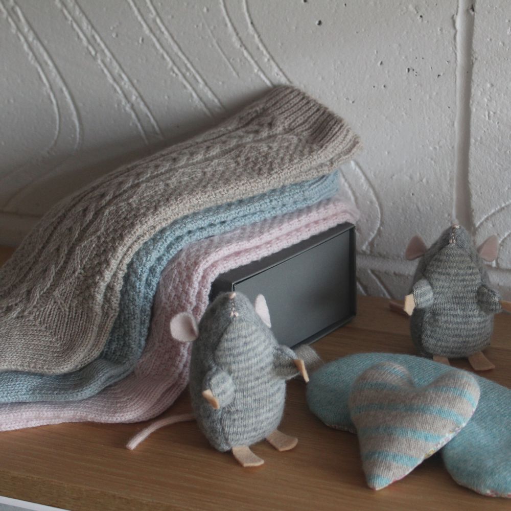 Cadeaux - Scottish Cashmere Eyemask With Liberty Tana Lawn Lining - ROW PINTO KNITWEAR DESIGNS