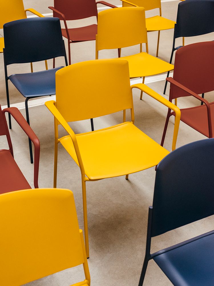 Chaises - Chaise Ema 4L avec accoudoirs - ENEA