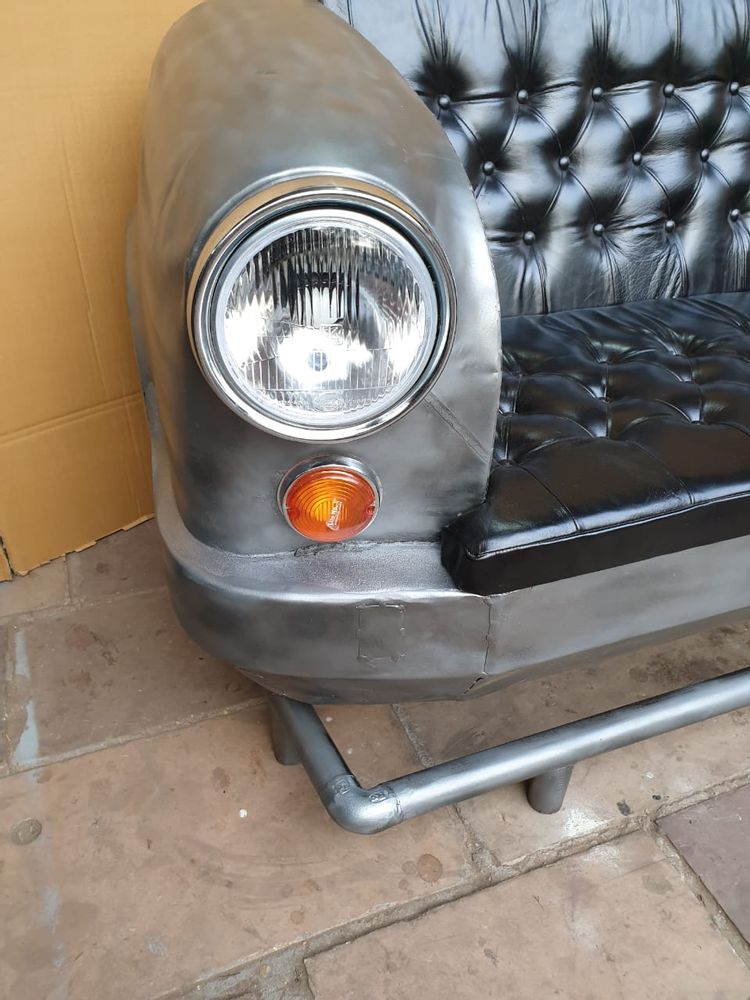 Canapés - Ancienne voiture Ambassador détournée en canapé - banquette - LES 3 SINGES