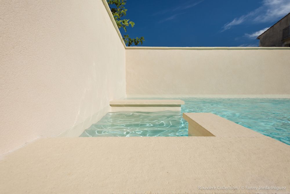 Outdoor pools - Stone look straight copings - ROUVIERE COLLECTION