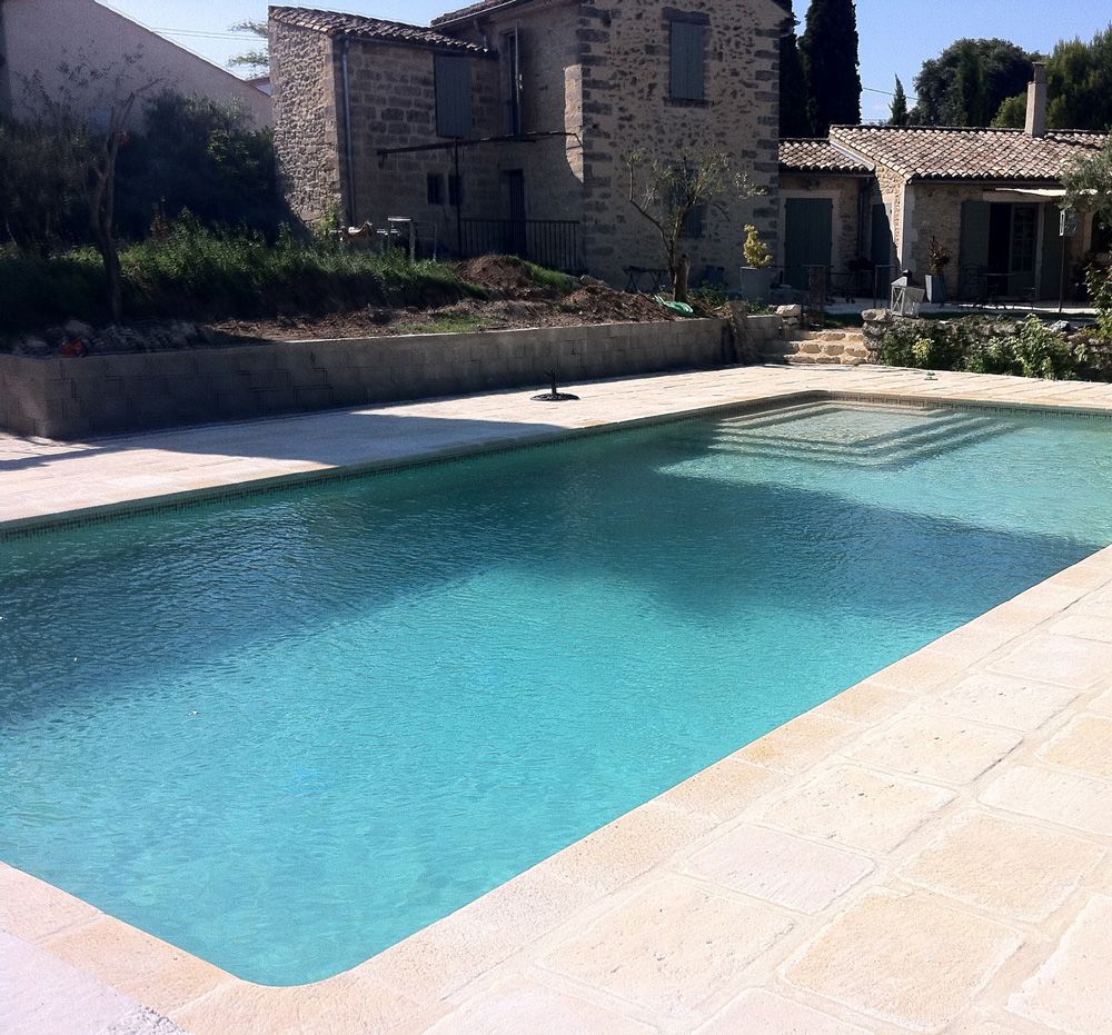 Outdoor pools - Stone look straight copings - ROUVIERE COLLECTION