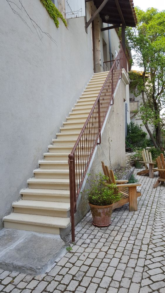 Staircases - On demand stairs and steps - ROUVIERE COLLECTION