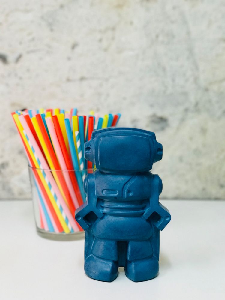 Design objects - Decorative object Concrete | Robot figurine | Colored concrete - JUNNY