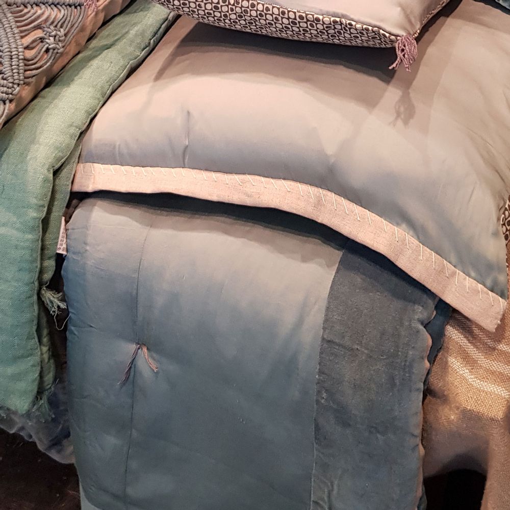 Throw blankets - Quilt and Sofa Cover SOIE - EN FIL D'INDIENNE...