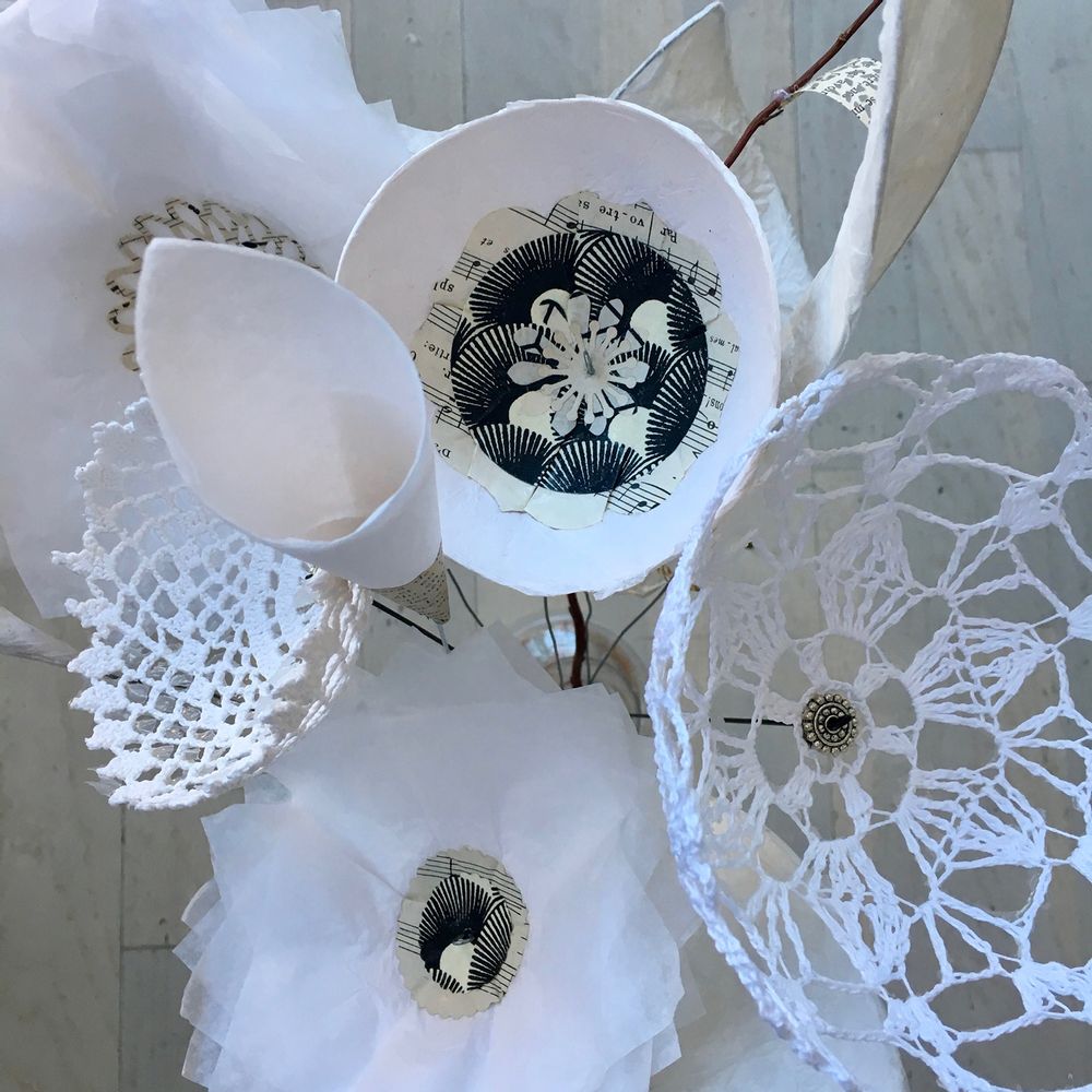 Décorations florales - Bouquets "Dentelle" Attrape rêve Fleurs en papier Alex Hackett - ALEX HACKETT