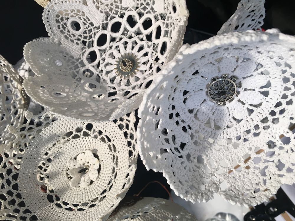 Décorations florales - Bouquets "Dentelle" Attrape rêve Fleurs en papier Alex Hackett - ALEX HACKETT
