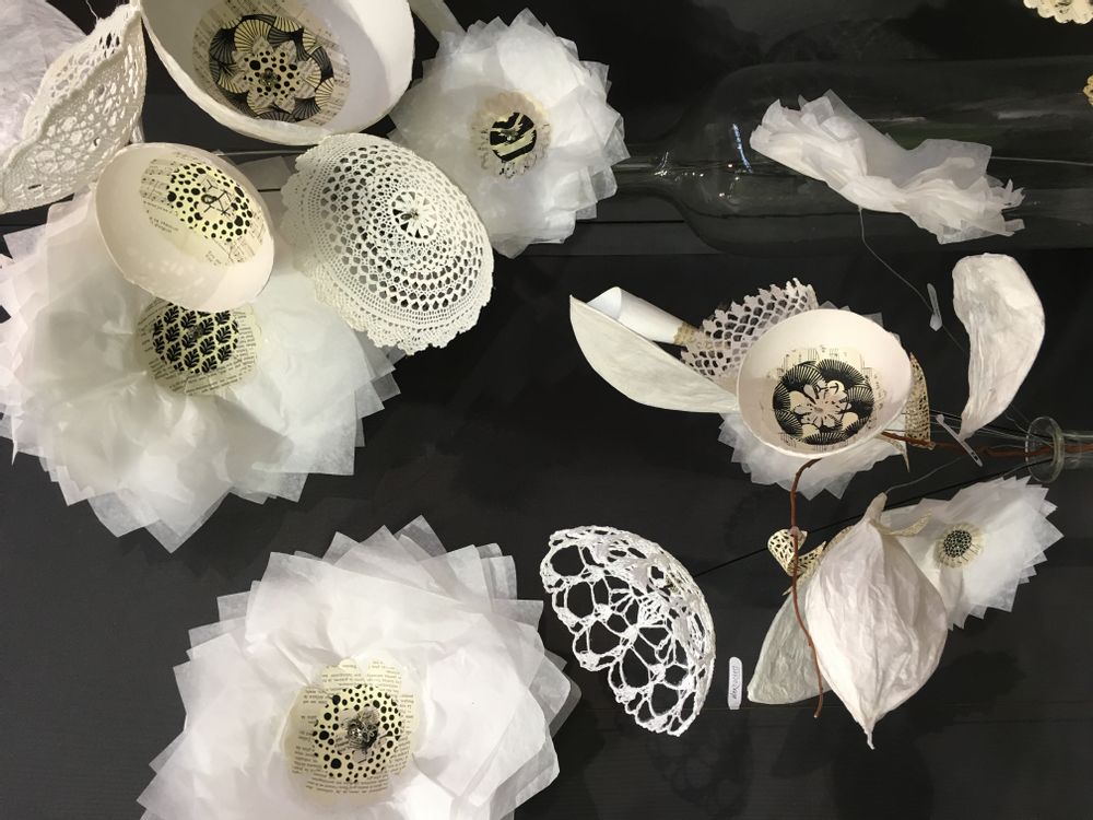 Décorations florales - Bouquets "Dentelle" Attrape rêve Fleurs en papier Alex Hackett - ALEX HACKETT