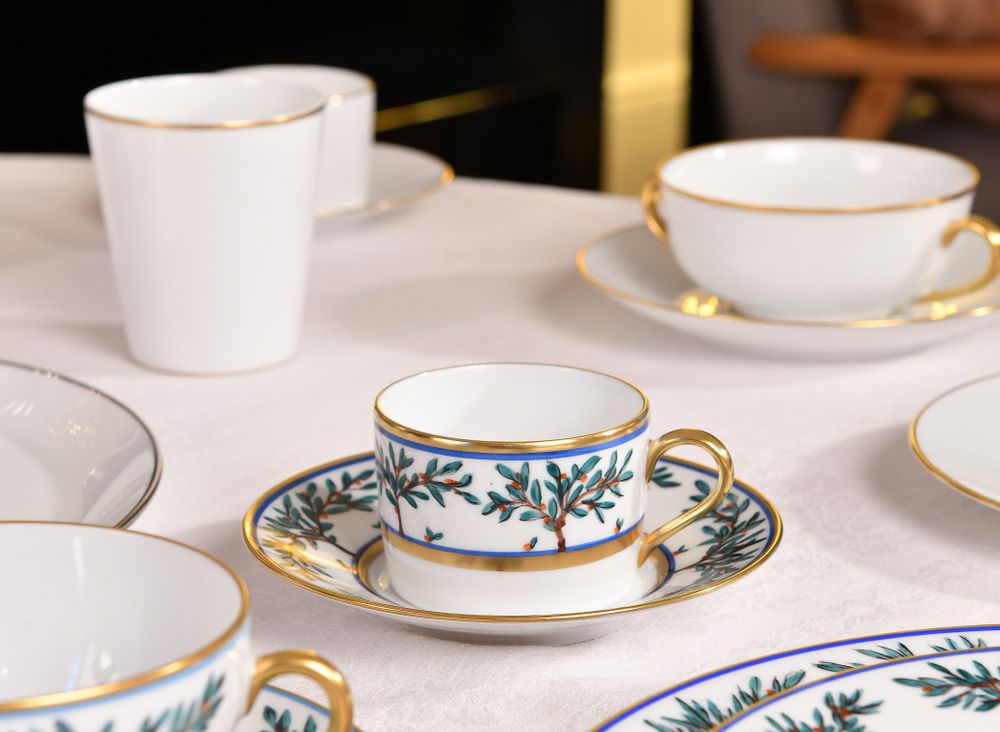 Mugs - The matt gold ELEGANCE breakfast cup - ALAIN BABULE