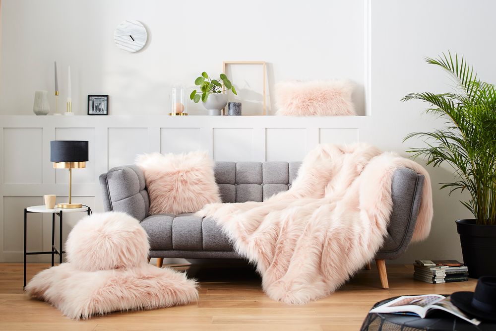 Decorative objects - Luxury Faux Fur throws - MAISON EVELYNE PRELONGE FRANCE