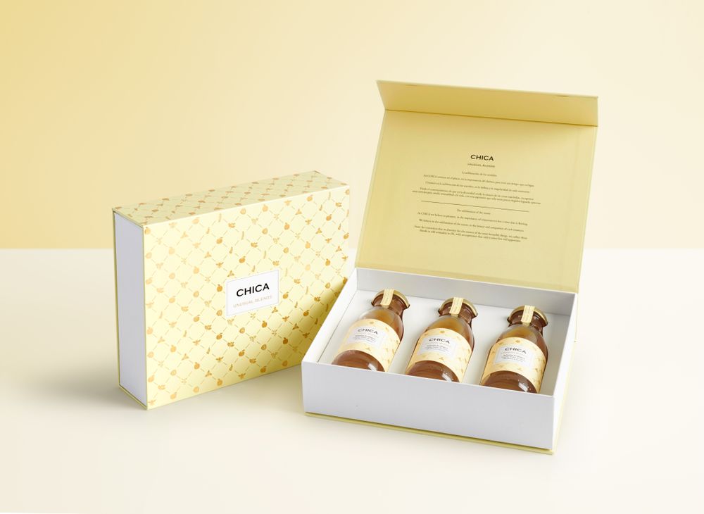 Épicerie fine - CHICA est la première boisson bio haut de gamme au monde dans lesquelles sont mélangées des feuilles d’olivier, d’herbes méditerranéennes et des jus naturels de fruits biologiques. - LORUSSO