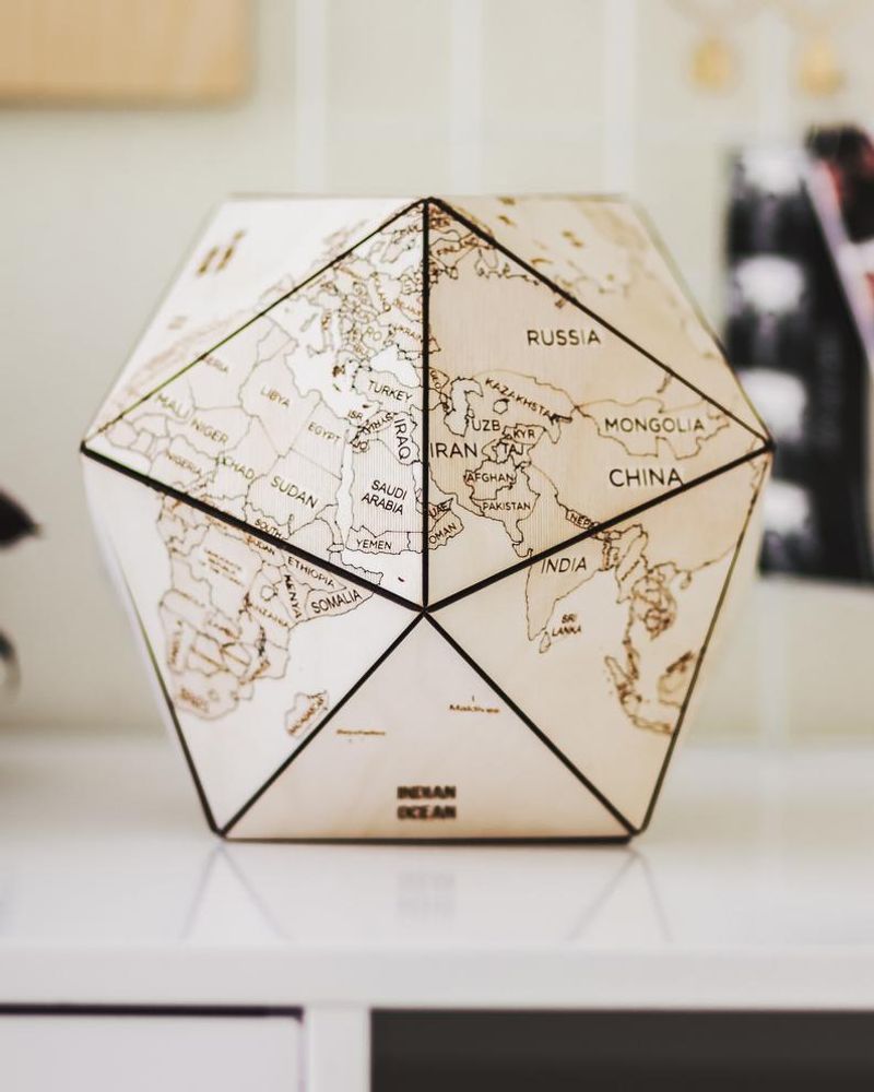 Design objects - Wood Icosahedron World Map - ENJOYTHEWOOD