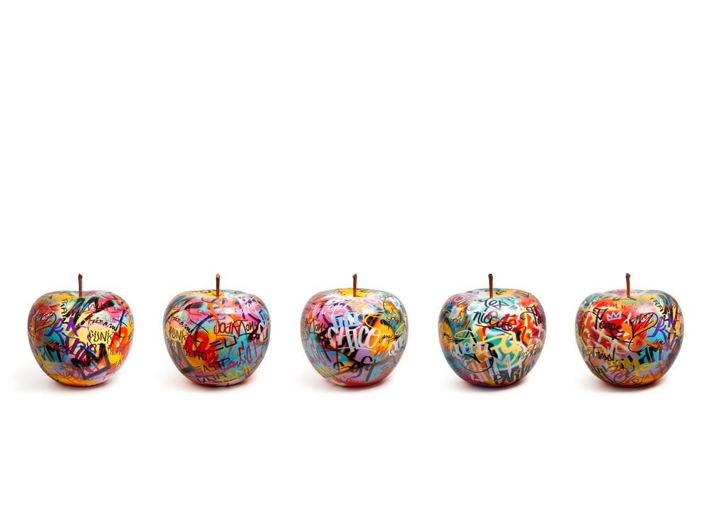 Objets design - sculpture de pomme graffiti - BULL & STEIN