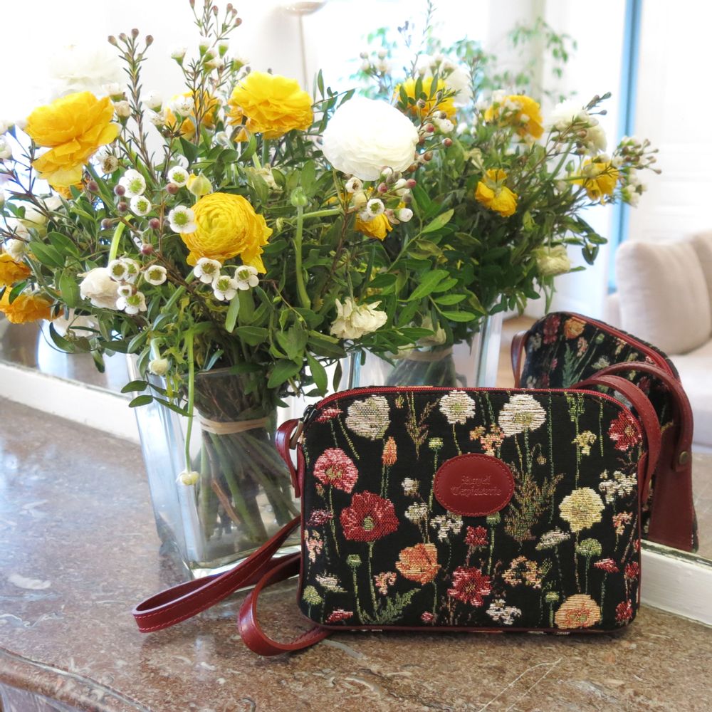 Sacs et cabas - Collection d'Accessoires Les Fleurs de Royal Tapisserie - ROYAL TAPISSERIE MADE IN FRANCE