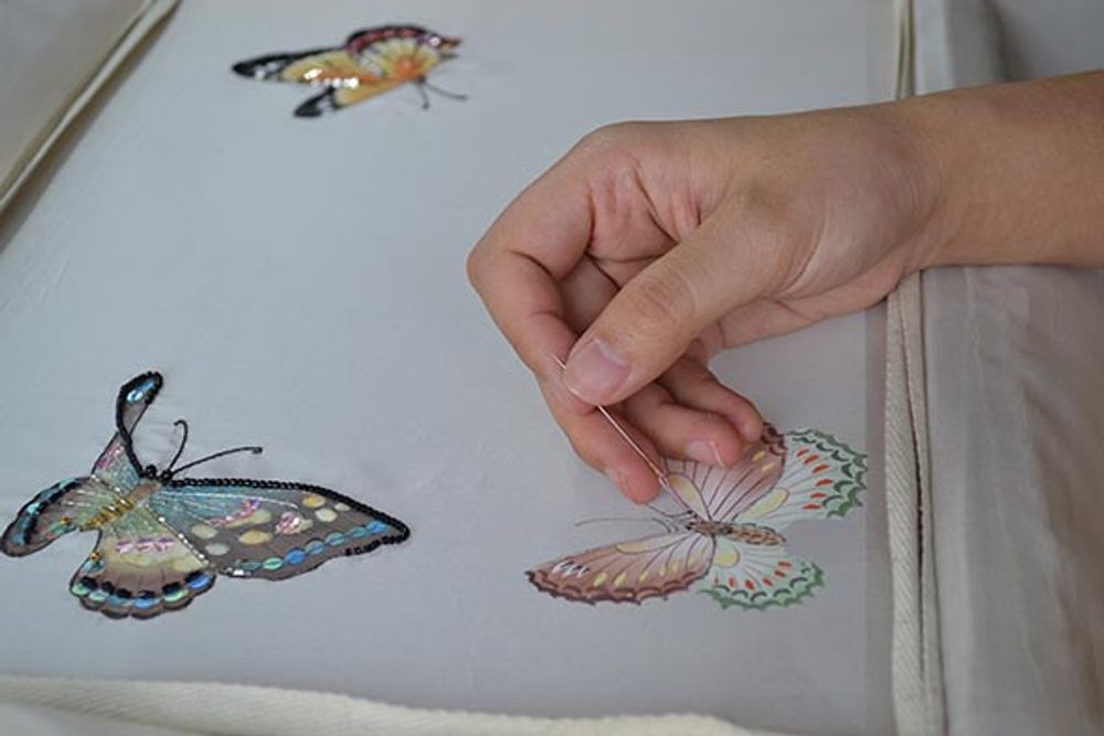 Papiers peints - peints à la main et brodés de papier peint - BRODERIE ART WALLPAPER