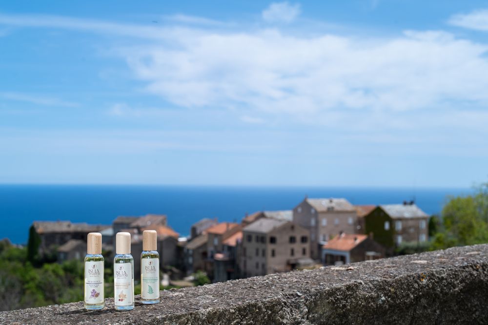 Parfums pour soi et eaux de toilette - ISULA PARFUMS - ISULA PARFUMS & ISULA CASA