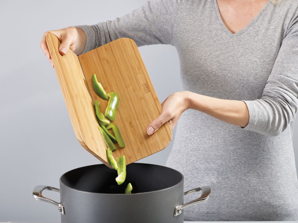 Kitchen utensils - Chop2Pot Bamboo Cutting Board - JOSEPH JOSEPH