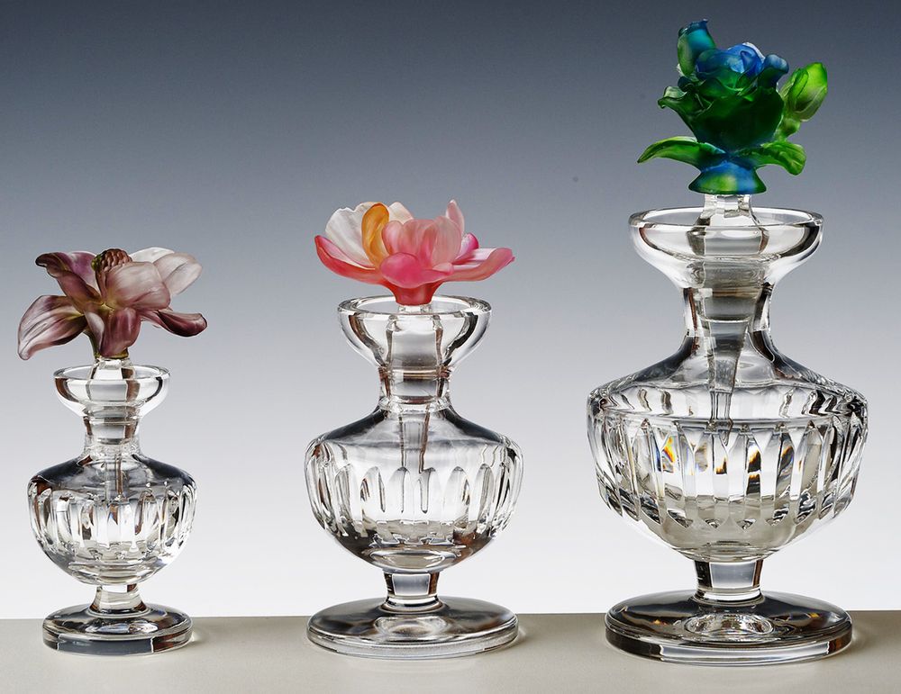 Parfums pour soi et eaux de toilette - FLACON A PARFUM ROND S/PIED (S) LINES BOUTON PATE DE VERRE (80 ML) - CRISTAL DE PARIS