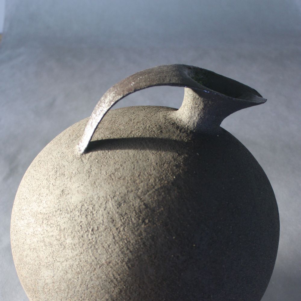 Platter and bowls - Large plates and " Gourmandes", big rounded pitchers - ANNE KRIEG, CERAMISTE