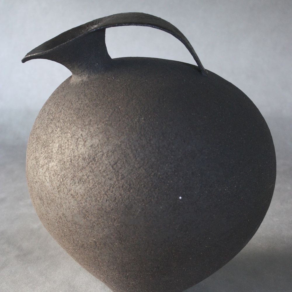 Platter and bowls - Large plates and " Gourmandes", big rounded pitchers - ANNE KRIEG, CERAMISTE