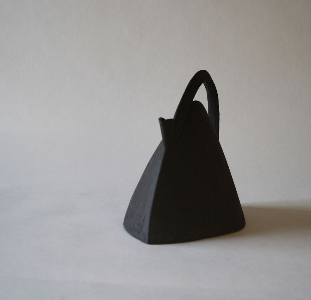 Tea and coffee accessories - EMA  Black Teapot 900ml, 1900ml - ANNE KRIEG, CERAMISTE