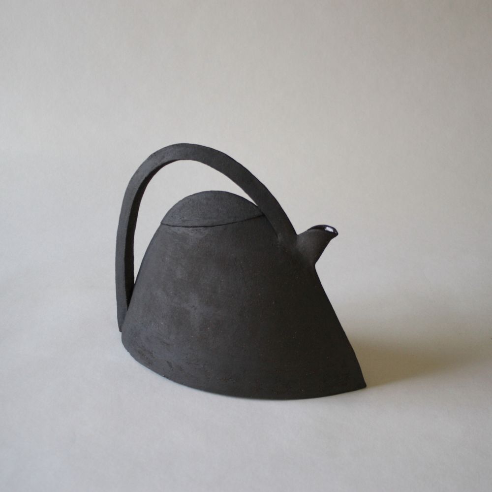 Tea and coffee accessories - EMA  Black Teapot 900ml, 1900ml - ANNE KRIEG, CERAMISTE