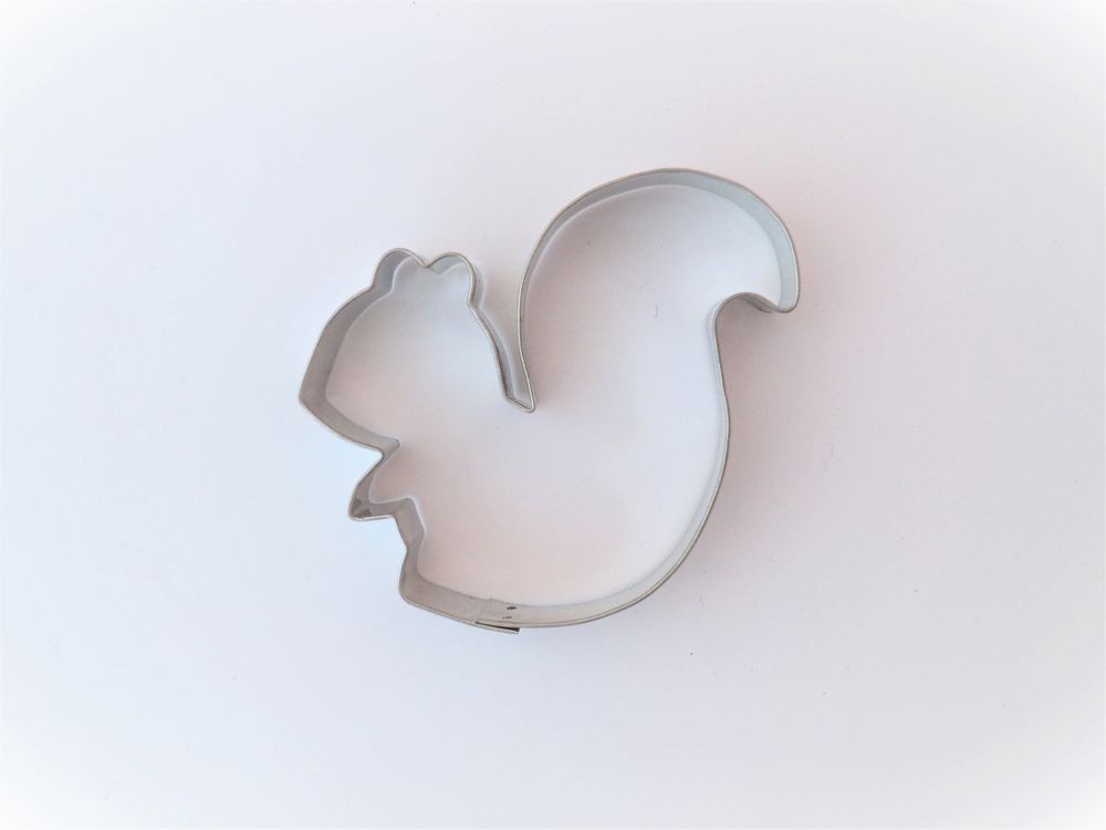 Children's arts and crafts - Cookie cutter squirrel - W! EUROPE S.R.O
