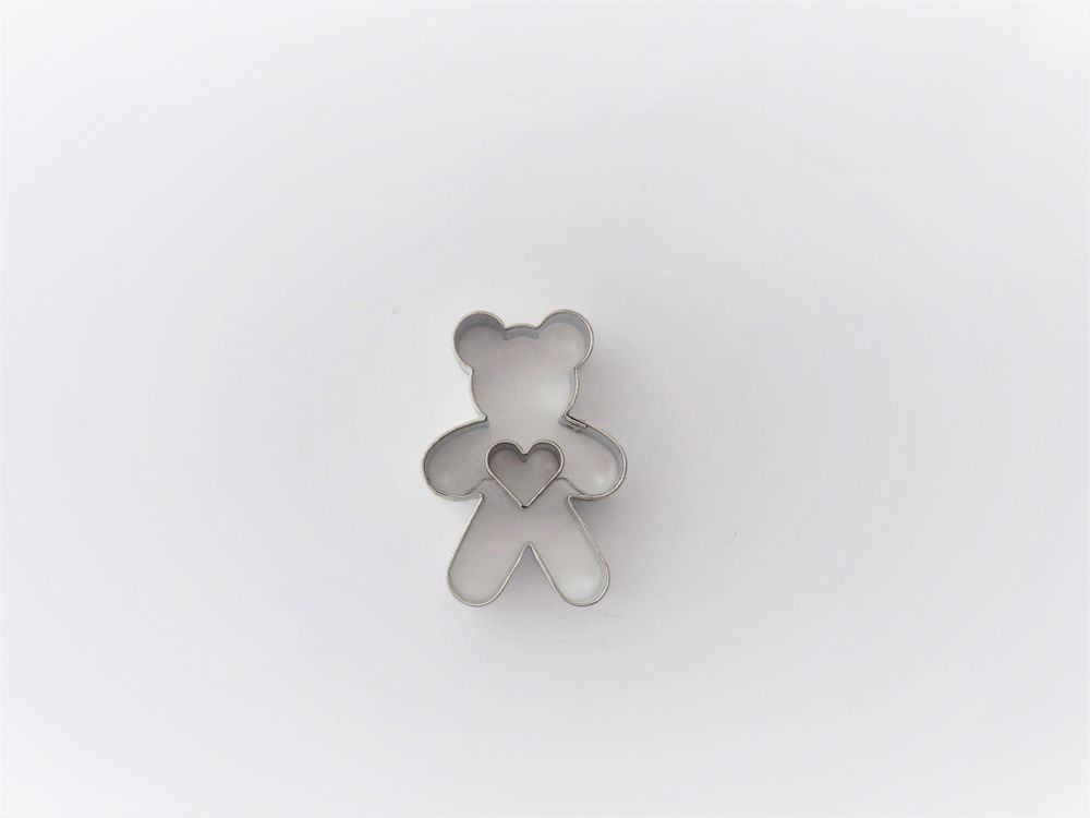 Children's arts and crafts - Cookie-cutter teddy whit heart - W! EUROPE S.R.O