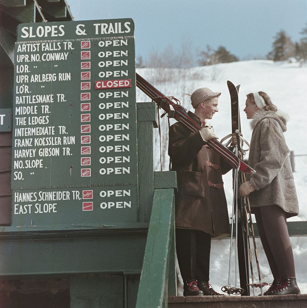 Other wall decoration - Slopes & Trails. - GETTY IMAGES GALLERY