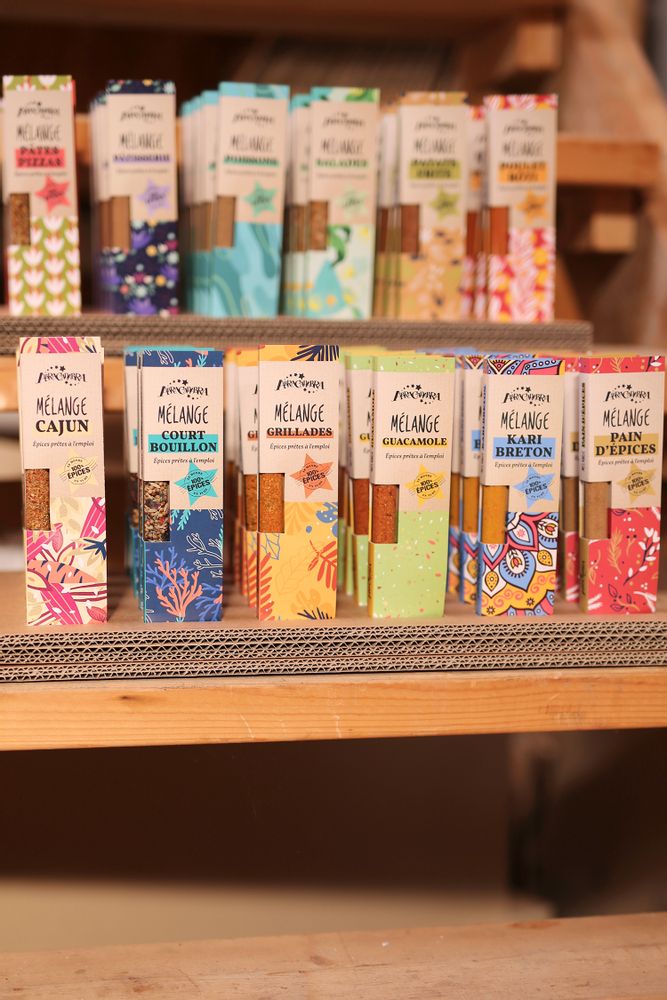 Spices - ABRACADABRA DISPLAYS - LE MONDE EN TUBE 100% ÉPICES