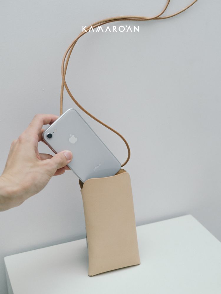 Petite maroquinerie - Woven Iphone Sling - KAMARO‘AN